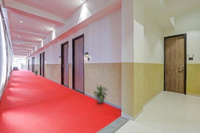 Hotel Gold Palace Inn Surate Exterior foto