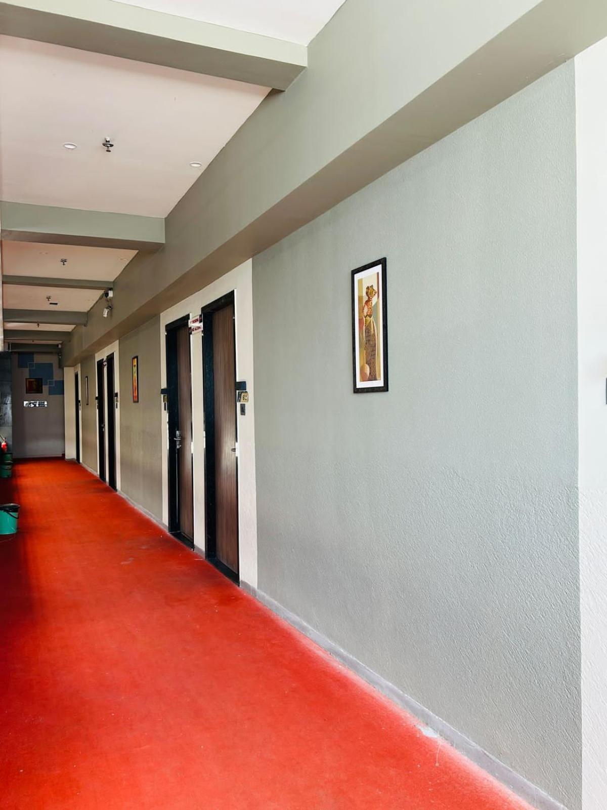 Hotel Gold Palace Inn Surate Exterior foto
